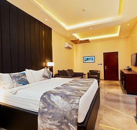 Senators Suites And Towers Hotel Omole Dış mekan fotoğraf