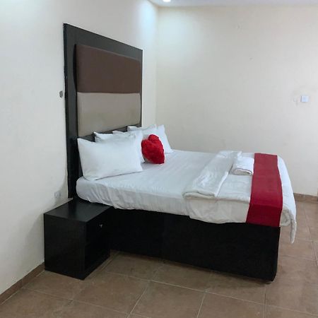 Senators Suites And Towers Hotel Omole Dış mekan fotoğraf