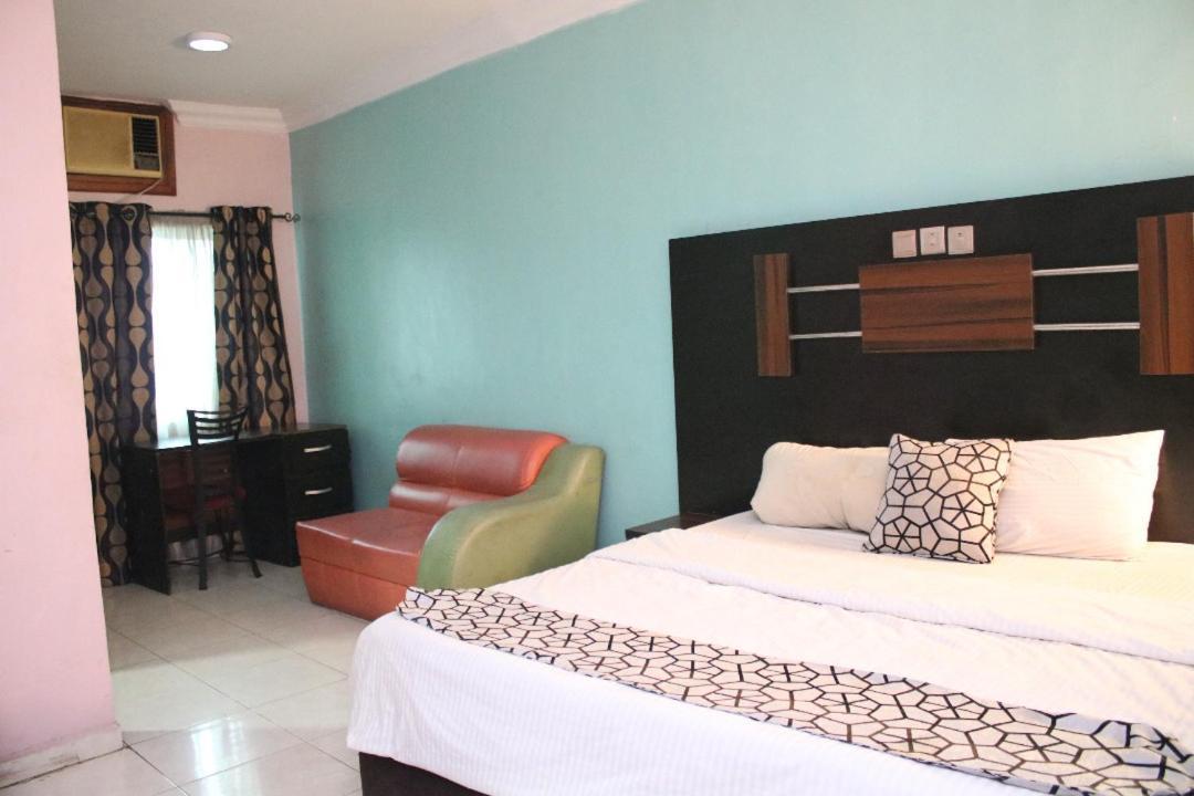 Senators Suites And Towers Hotel Omole Oda fotoğraf