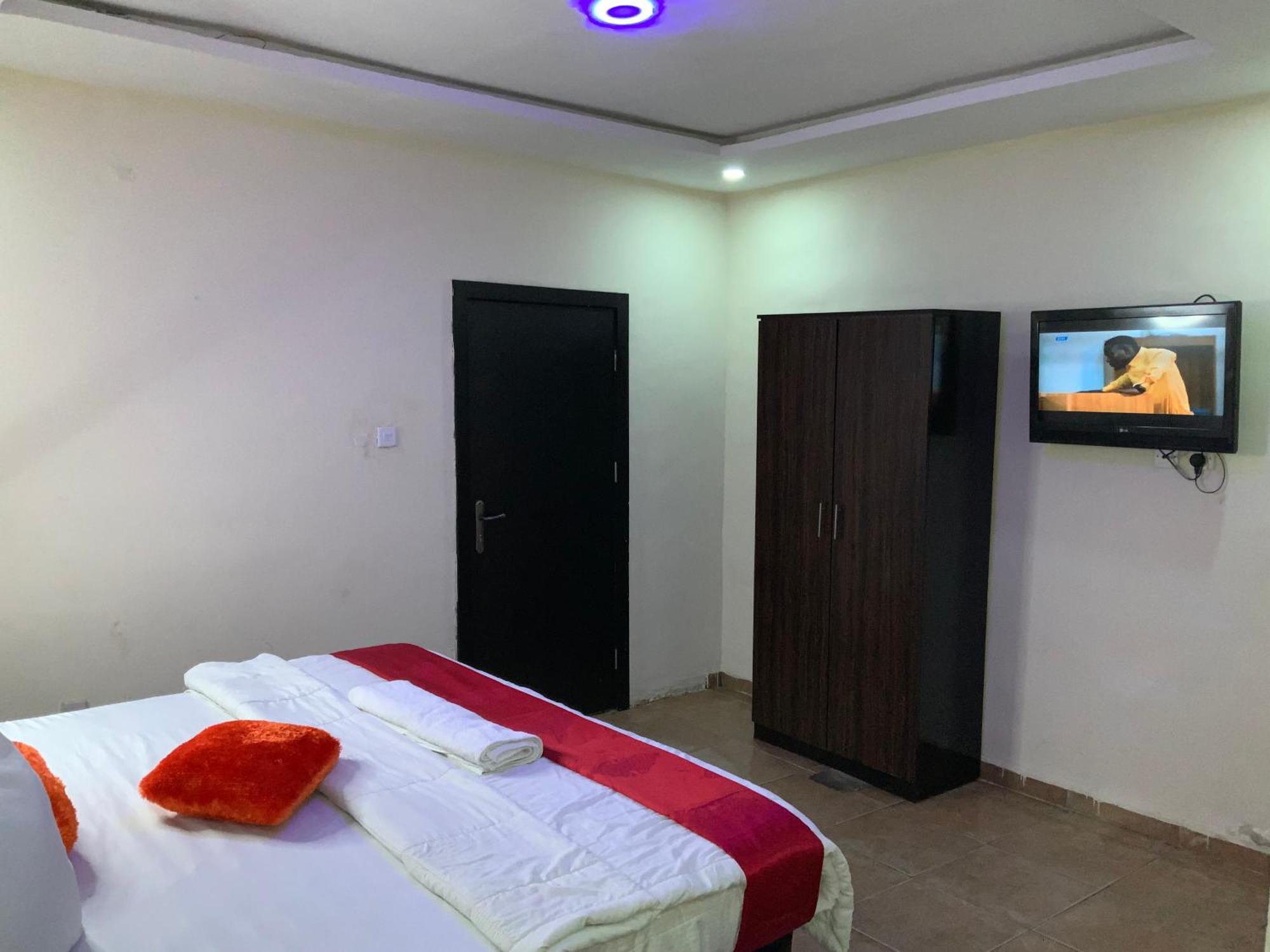 Senators Suites And Towers Hotel Omole Dış mekan fotoğraf