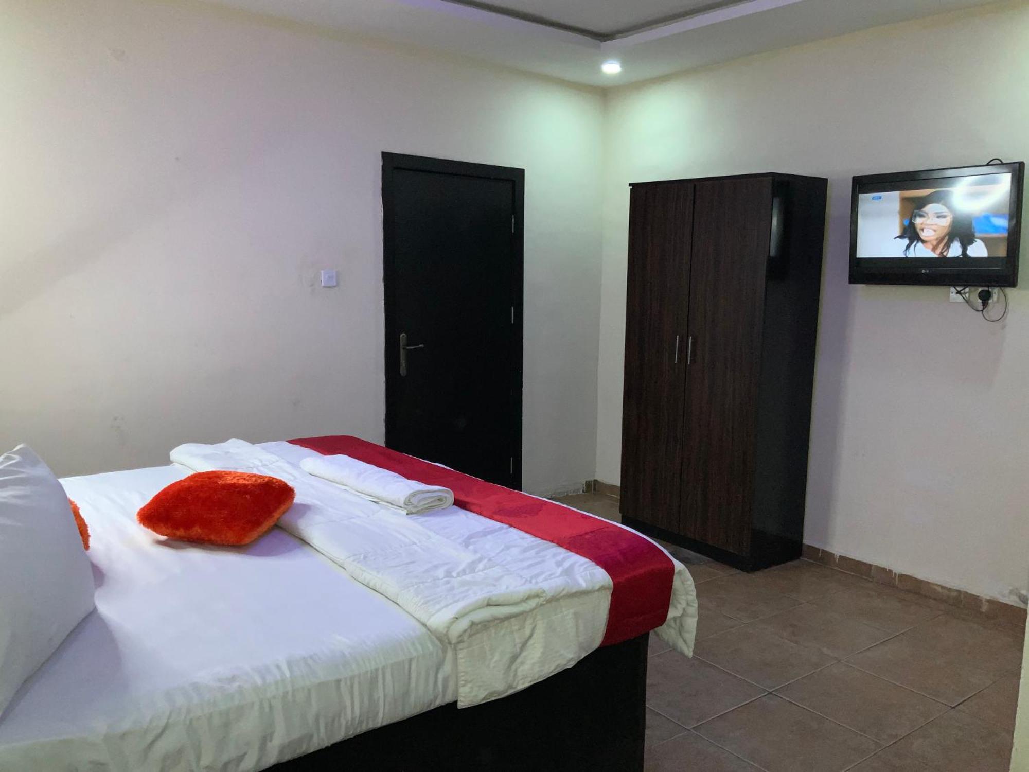 Senators Suites And Towers Hotel Omole Dış mekan fotoğraf