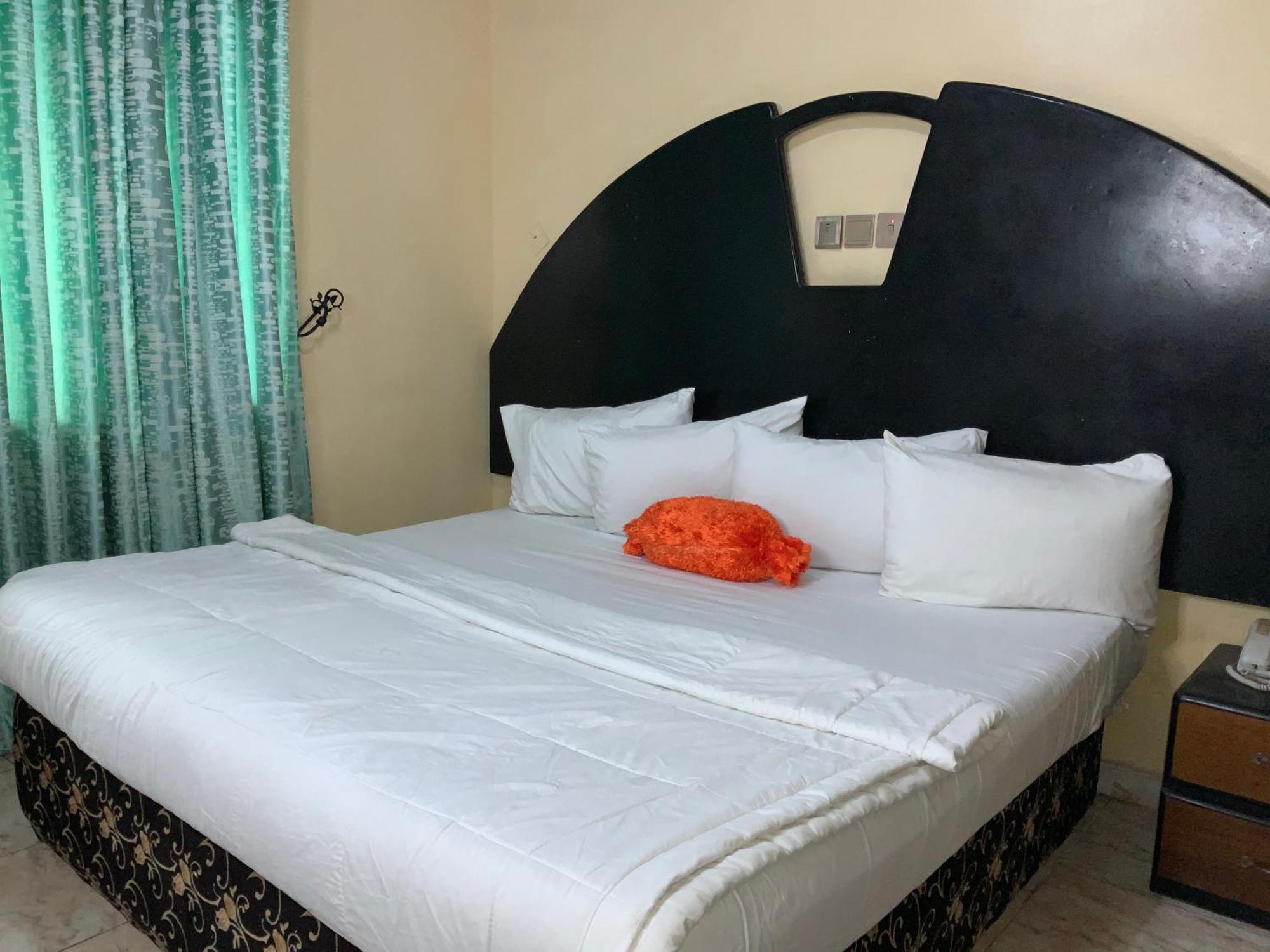 Senators Suites And Towers Hotel Omole Dış mekan fotoğraf
