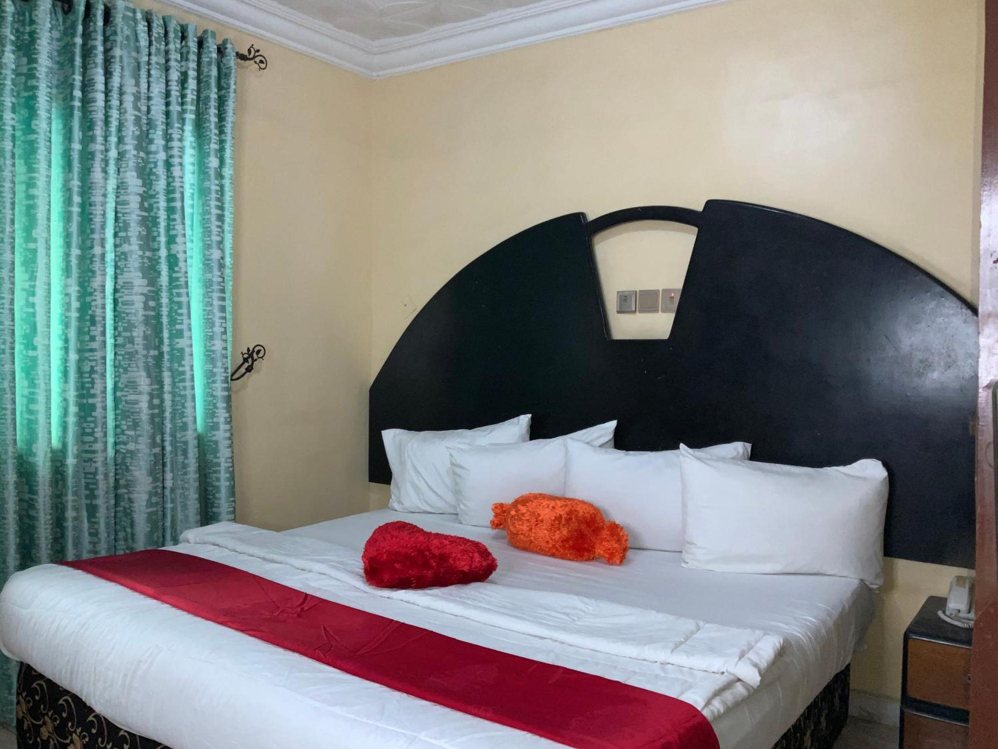 Senators Suites And Towers Hotel Omole Dış mekan fotoğraf