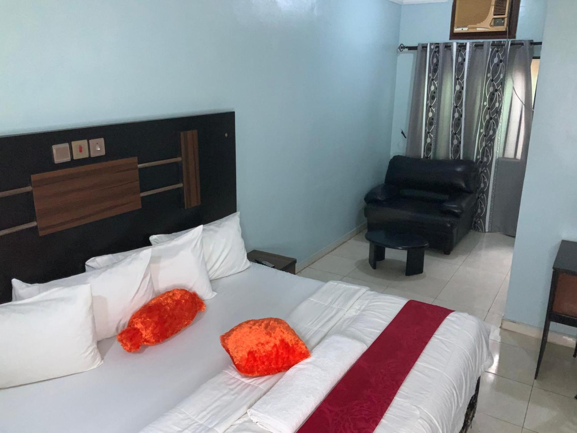 Senators Suites And Towers Hotel Omole Dış mekan fotoğraf